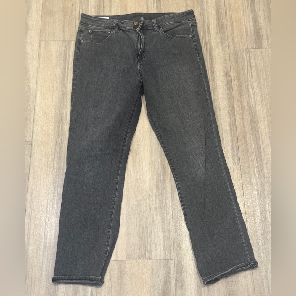 GAP Women's Gray Classic Straight High Rise Jeans